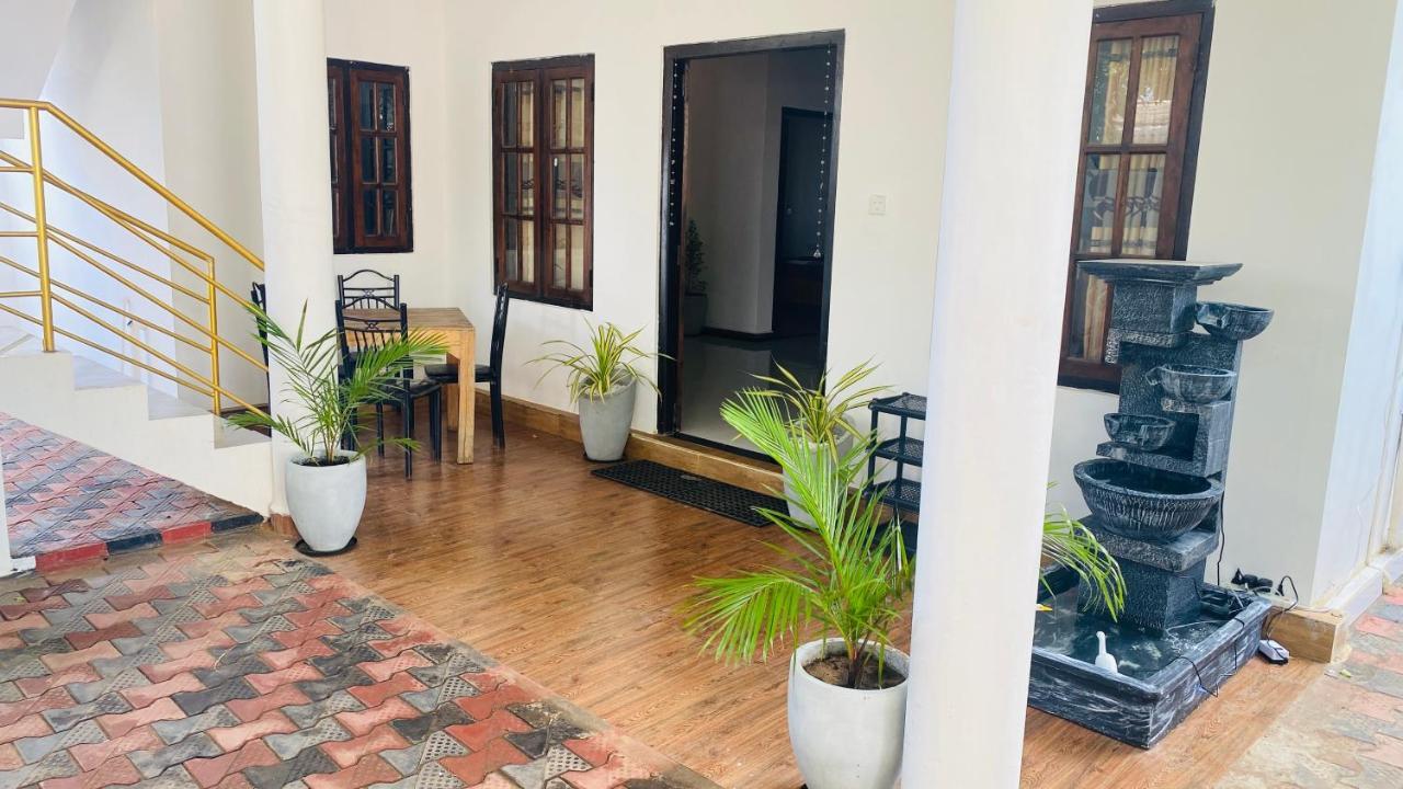 Lali beach villa Trincomalee Exteriör bild