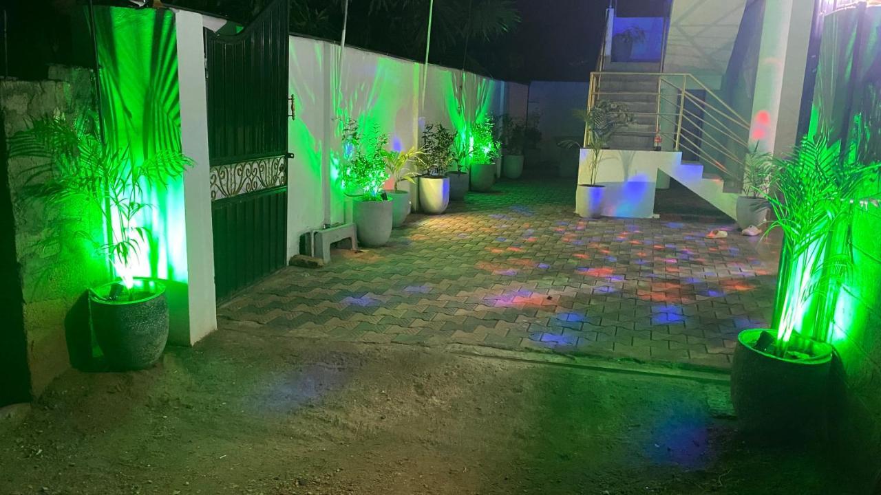 Lali beach villa Trincomalee Exteriör bild
