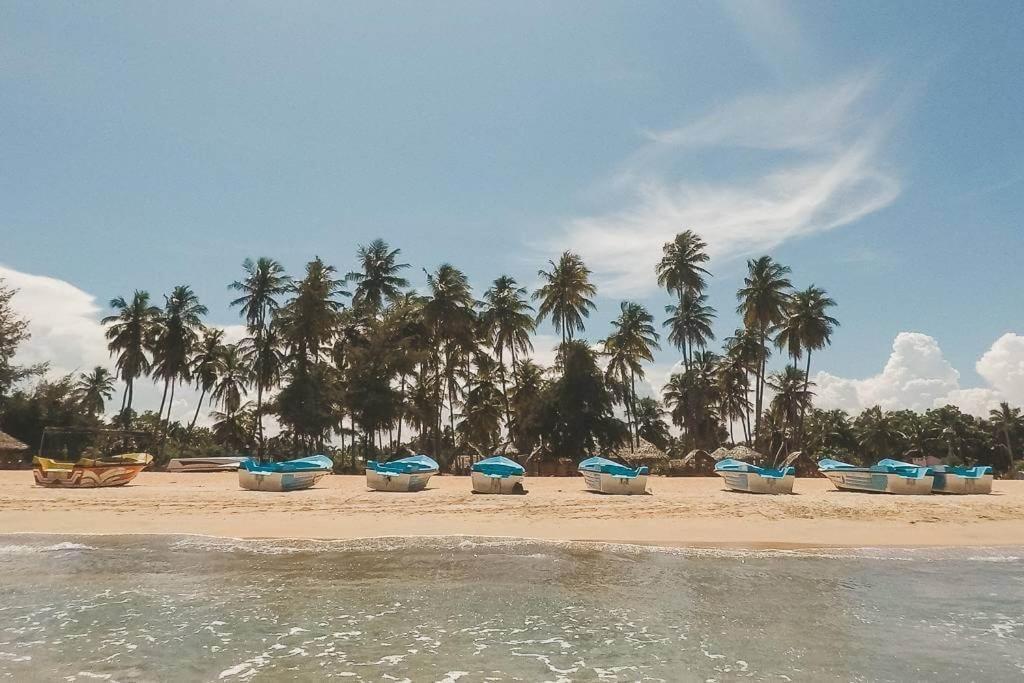 Lali beach villa Trincomalee Exteriör bild