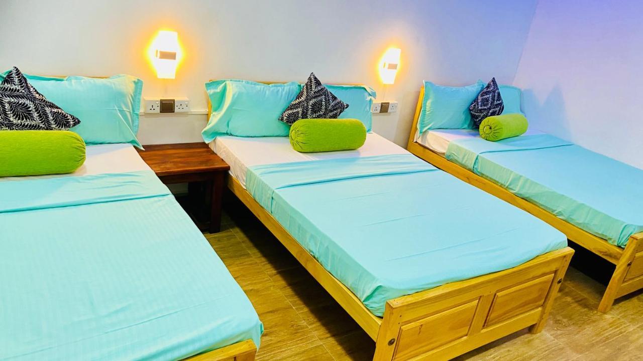 Lali beach villa Trincomalee Exteriör bild